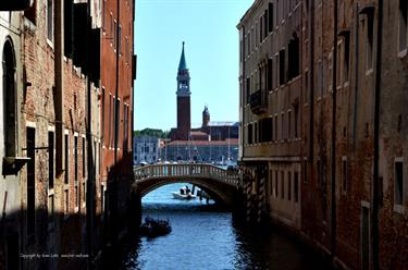 We explore Venice, DSE_8012_b_H490